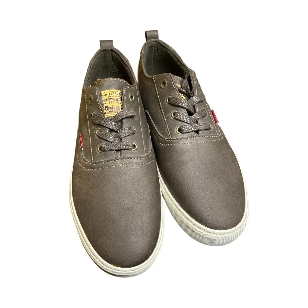 LEVI'S Men's Ethan Napa faux Leather Casual Shoes, Levis Red Tab sneakers Size 9
